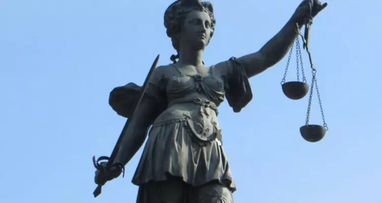 Justitia in Frankfurt. pxhere, public domain