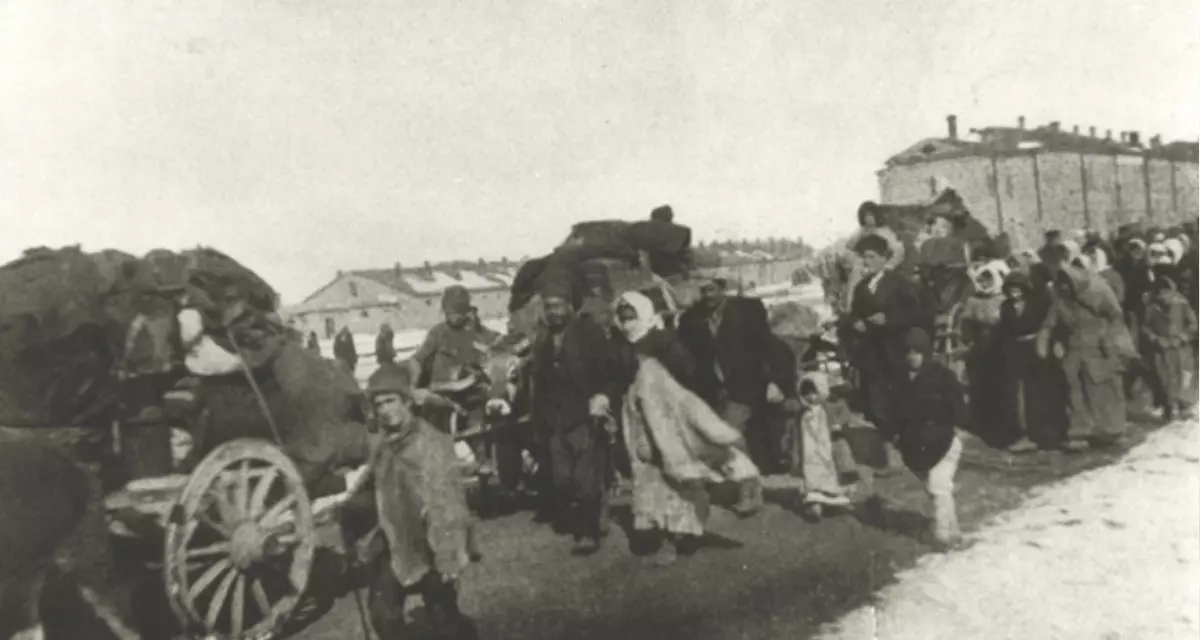 Flucht vor den türkisch-nationalistischen (kemalistischen) Truppen. Quelle: Barton, James L.: The Story of Near East Relief (1915-1930) | Arbeitsgruppe Anerkennung - Gegen Genozid, für Völkerverständigung e.V. | Ref-Nr. img087