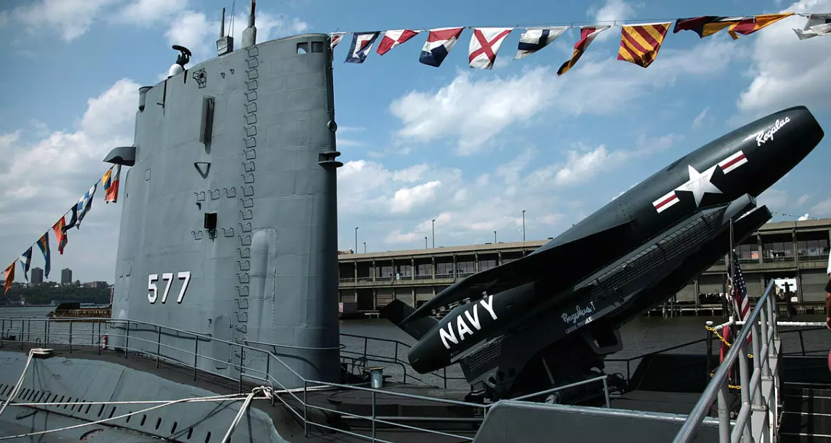 USS Growler, eines von zwei U-Booten, die für die nukleare Abschreckung mit Marschflugkörpern konzipiert wurden | Wikipedia | Max Smith | Public Domain