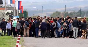 Ethnische Armenier aus Berg-Karabach wurden aufgrund von Angriffen der Streitkräfte Aserbaidschans aus ihren Häusern evakuiert, September 2023 | Wikipedia | Mil.ru | CC BY 4.0