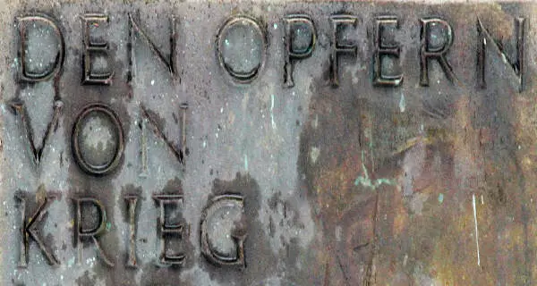 Gedenktafel „Opfer von Krieg und Gewaltherrschaft" | Wikipedia | OTFW | CC BY-SA 3.0