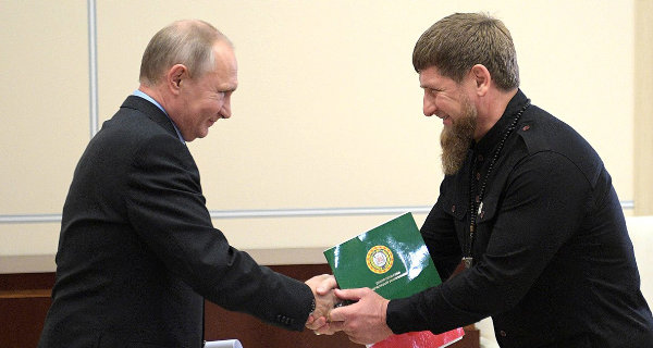 Wladimir Putin und Ramzan Kadyrov (2018) | Wikipedia | Kremlin.ru | CC BY 4.0