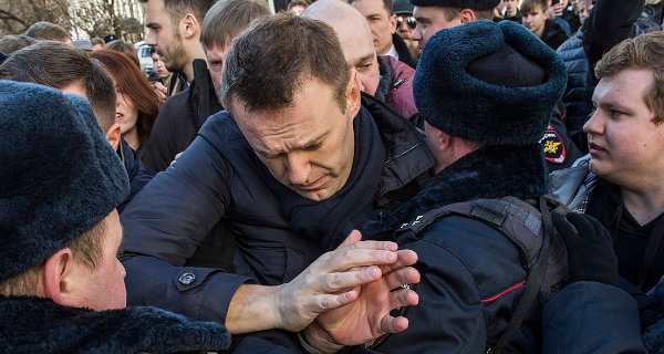 The Russian opposition leader Alexei Navalny is being detained on Tverskaya street in Moscow. Foto: Evgeny Feldman, Wikimedia, CC BY-SA 4.0