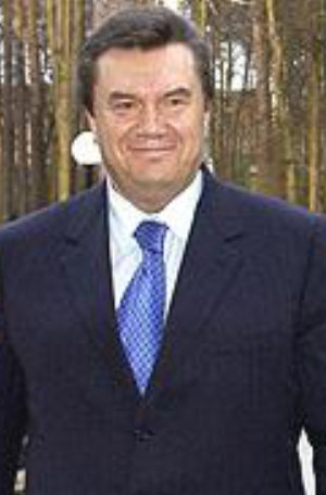 Viktor Yanukovych visits Russia 2004 | Wikipedia | Kremlin.ru | CC BY 4.0